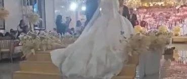 酒店被淹，新人举办“水上婚礼”！