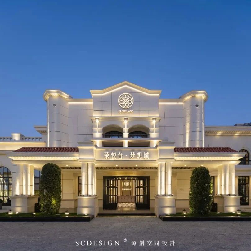 占地面积5500㎡，建筑灵感融合了欧洲古典庄园的风格布局和独特的东亚美学，营造出了一种宁静、惬意且充满艺术氛围的环境。