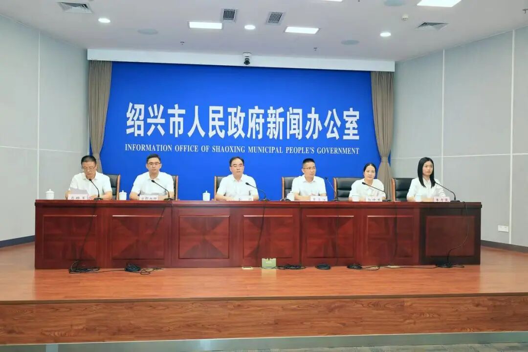 政府刺激消费、支持餐饮业复苏！浙江省商务厅等18部门制定相关举措，拟推餐饮优惠、发消费券促餐饮消费。